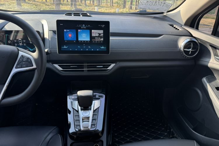 Used BYD Yuan New Energy 2019 EV535 Smart Connect Trendsetting Model
