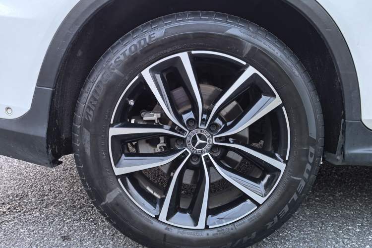 Used Mercedes-Benz GLC 2020 GLC 300 L 4MATIC Dynamic Edition Exterior 8