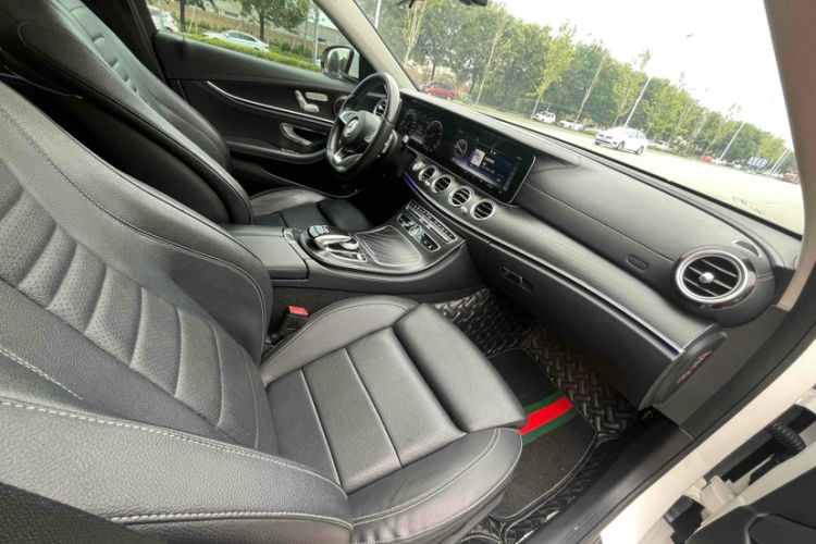 Used Mercedes-Benz E-Class 2018 E 200 L Sport Edition Interior 10