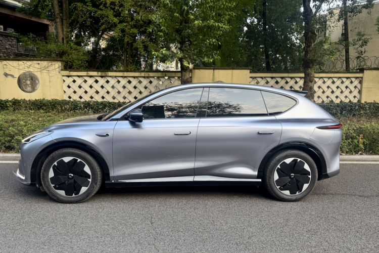 Used IM LS7 2023 90 kWh Elite Rear-Drive Version
