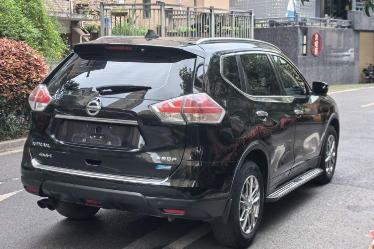 Used Nissan X-Trail 2015 2.0L CVT Comfort MAX Edition 2WD Exterior 5