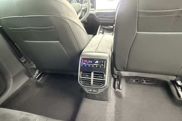 Used Volkswagen Passat 2025 Pro 380TSI Starry Dragon Luxury Edition Exterior 8