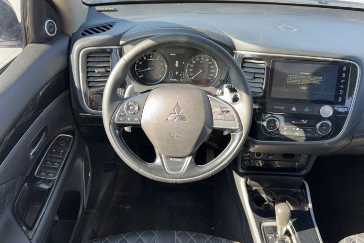 Used Mitsubishi Outlander 2021 2.4L 4x4 Zhi Xiang Edition 7 Seats
