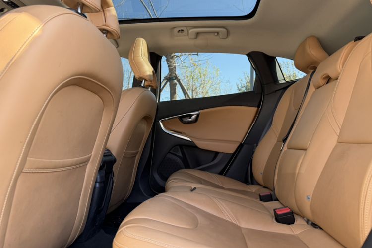 Used Volvo V40 2018 T3 Zhiyi Edition