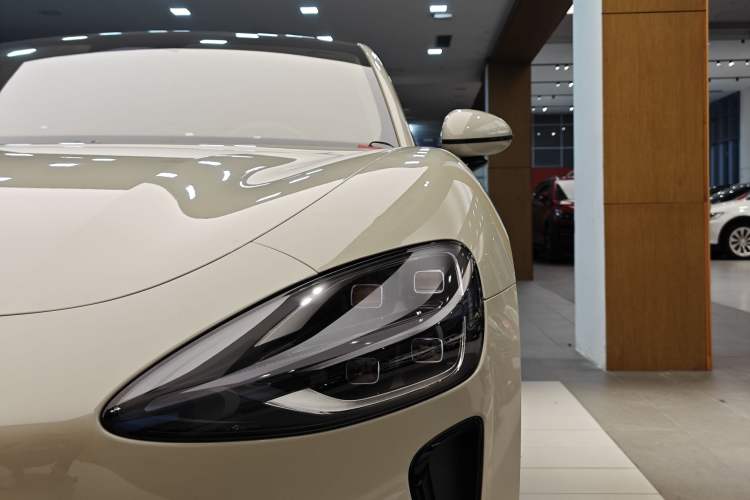 Used Xiaomi Auto SU7 2024 Rear-Drive Long-Range Intelligent Driving Version
