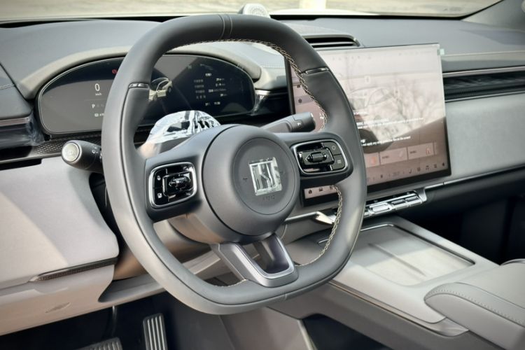 Used Zeekr 7X 2025 100 kWh Long-Range Rear-Wheel Drive with Intelligent Driving Features
