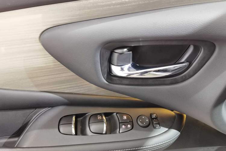 Used Nissan Murano 2021 2.5L XL Two-Wheel Drive Smart Connect Luxury Edition