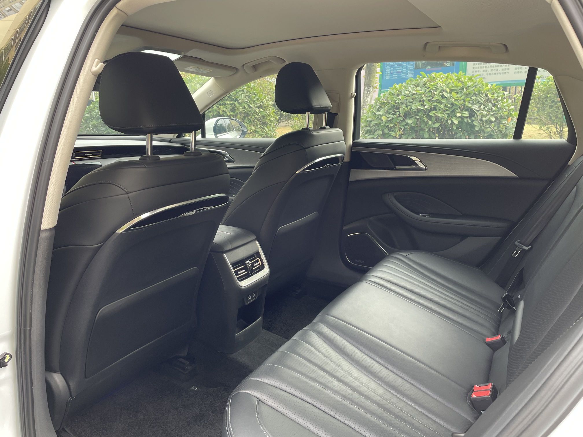 Hongqi H5 2023 2.0T Automatic Smart Connect Flagship Edition - Chinese Trim Xiang — снимка 11