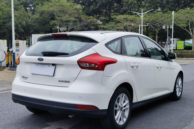 Used Ford Focus 2015 Hatchback 1.6L Automatic Fashion Edition Exterior 7