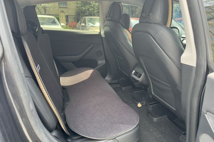 Used Tesla Model Y 2024 Rear-Wheel-Drive Version Interior 3