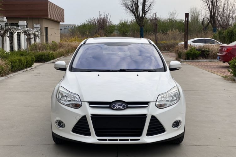 Used Ford Focus 2012 Hatchback 1.6L Manual Fashion Edition Exterior 4