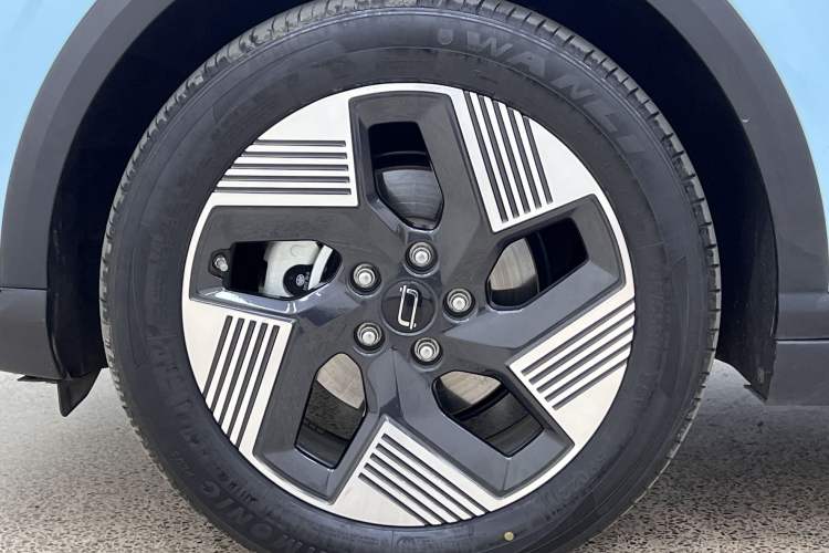 Used Bestune Yueyi 03 2025 565km Premium Edition Exterior 9