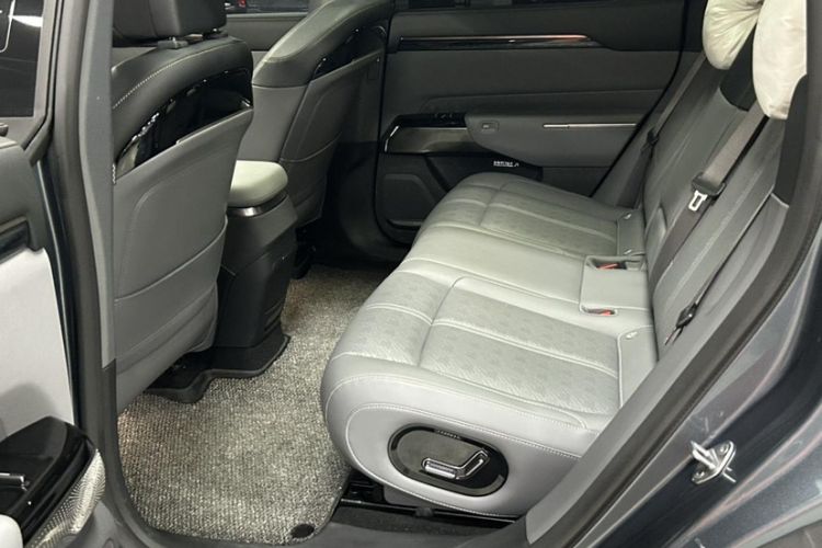 Used Zeekr 7X 2025 75 kWh Rear-Wheel Drive Intelligent Driving Version Interior 3