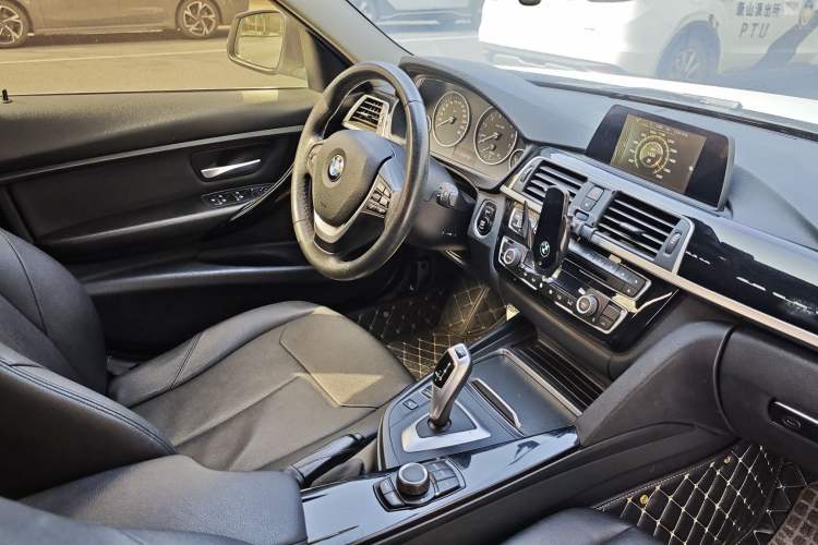 Used BMW 3 Series 2017 320Li Fashion Model Interior 8
