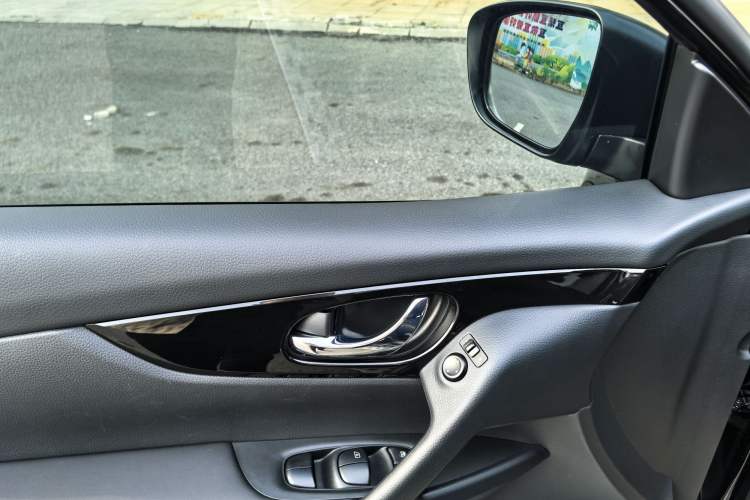 Used Nissan Qashqai 2023 Classic 2.0L CVT XV Comfort Edition Interior 4