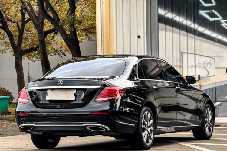 Used Mercedes-Benz E-Class 2019 E 260 L

