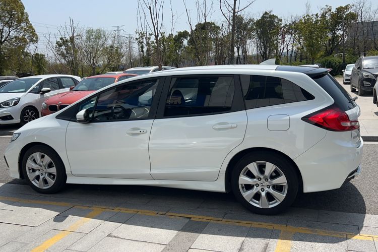 Used Honda Jade 2017 1.8L automatic Comfort version 5 seats
