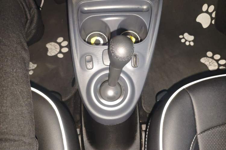 Used smart fortwo 2015 1.0L 52 kW hardtop Dynamic version