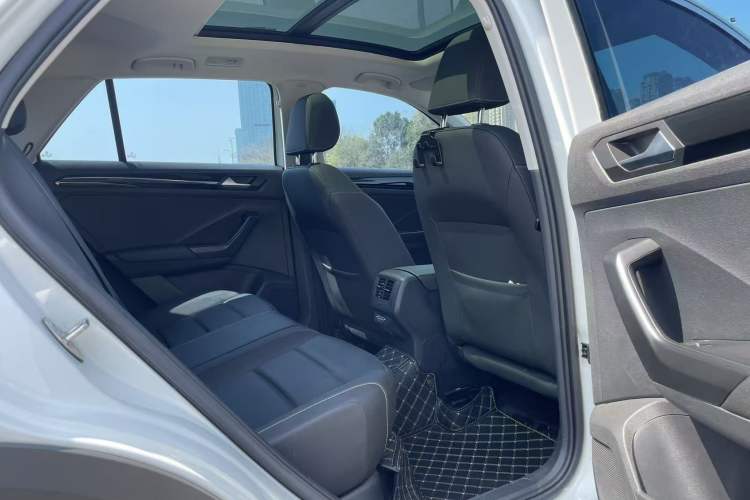 Used Volkswagen T-ROC 2020 280TSI DSG Two-Wheel Drive Comfort Version