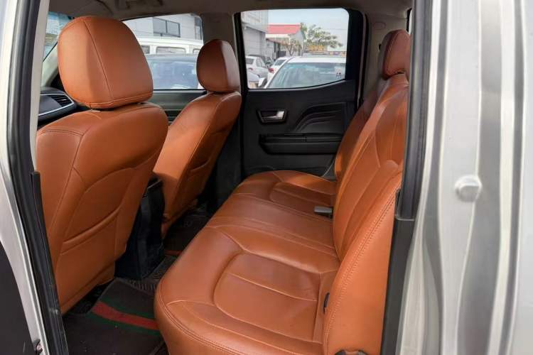 Used Great Wall Wingle 7 2019 2.0T Diesel Two-Wheel Drive Value Edition China VI Standard Big Double Cab GW4D20M