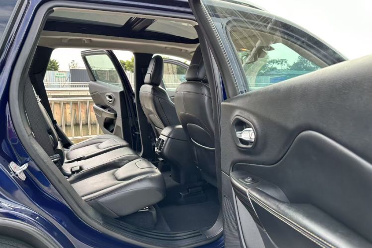 Used Jeep Cherokee 2016 2.4L Leading Edition