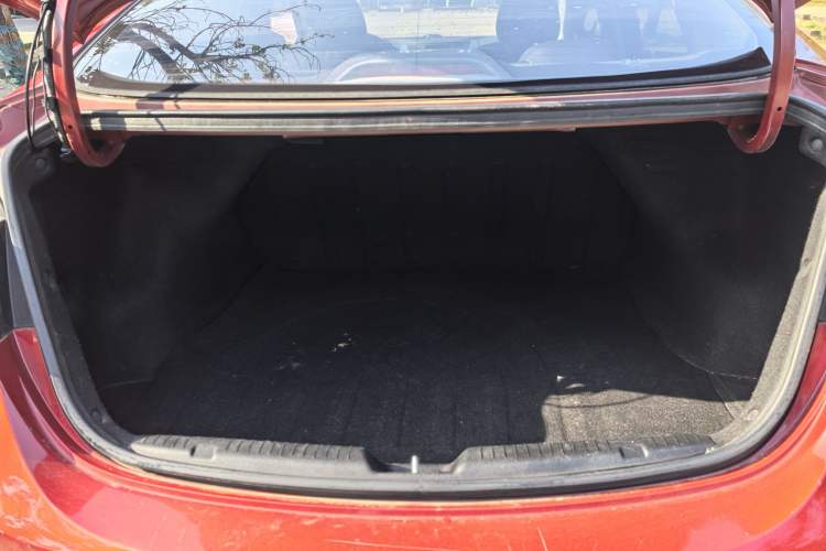 Used Hyundai Elantra (5th Generation / Langdong) 2015 1.6L Automatic Fashion Model