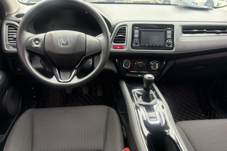 Used Honda Vezel 2015 1.5L manual two-wheel drive Comfort trim level
