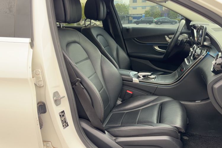 Used Mercedes-Benz C-Class 2017 Facelift C 200 L Sport Edition Right Front Seat