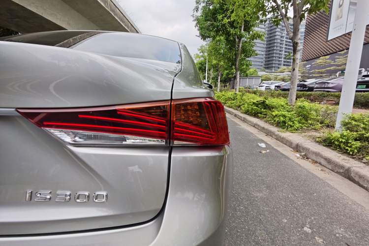 Used Lexus IS 2017 300 FENGSHANG Edition
