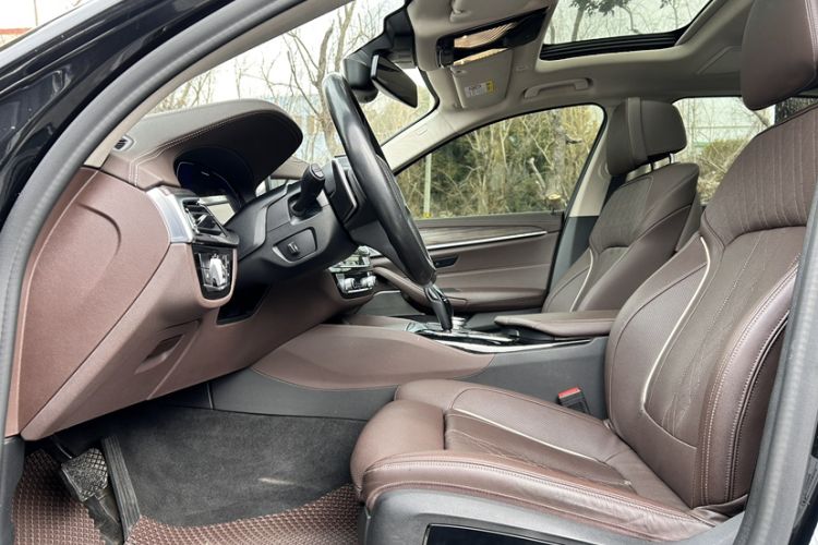 Used BMW 5 Series 2021 530Li Luxury Edition Premium Package Interior 4