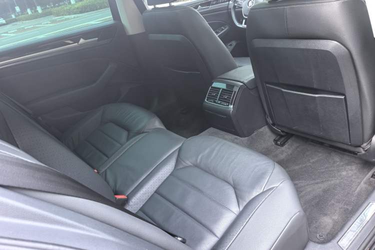 Used Volkswagen Phideon 2019 380TSI Two-Wheel Drive Business Edition China VI Standard