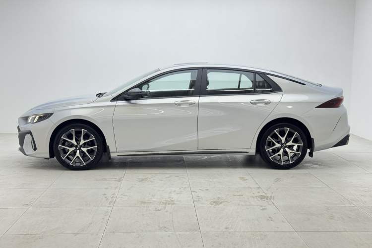 Used GAC Trumpchi EMPOW 2023 Shadow Leopard H Smart Hybrid Edition Exterior 6