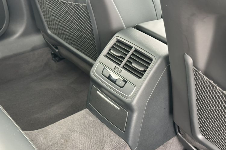 Used Audi A4L 2024 40 TFSI Luxury Dynamic Edition
