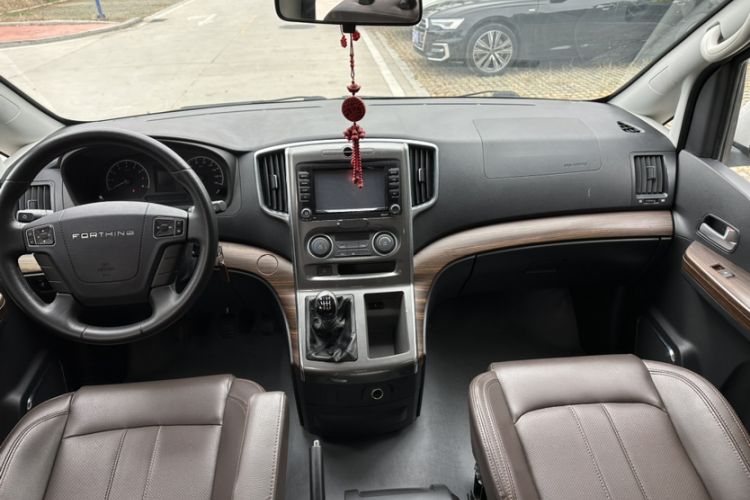 Used FORTHING Lingzhi PLUS 2021 Travel Edition 2.0L Manual Luxury 7-Seater
