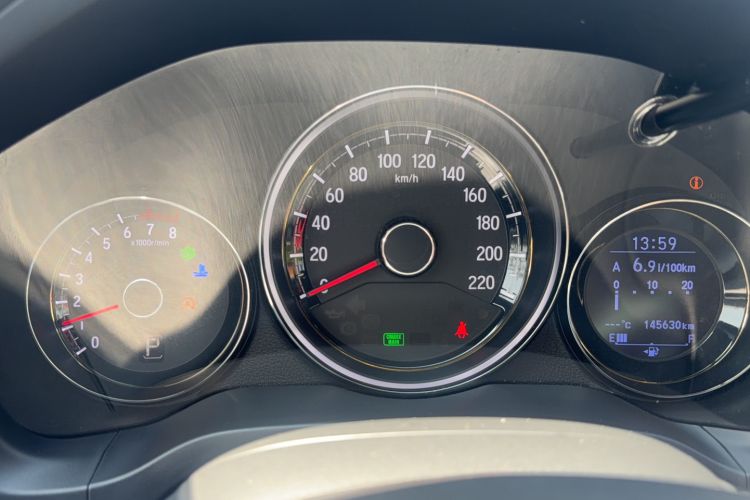 Used Honda XR-V 2015 1.8L VTi CVT Luxury Edition Odometer Close Up