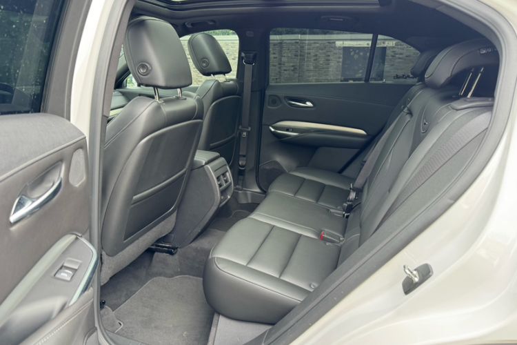 Used Cadillac XT4 2018 28T Two-Wheel Drive Leading Version