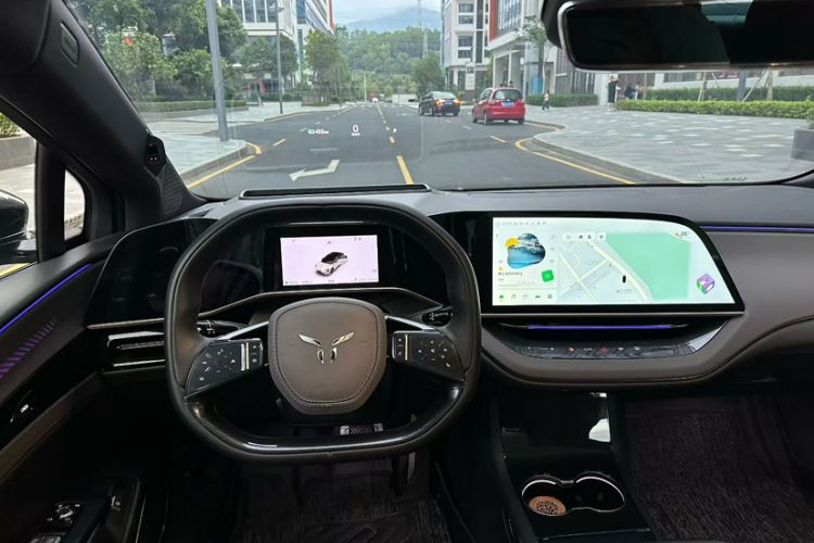 Used Hongqi EH7 2024 760 Pro+ Four-Wheel Drive Version Interior 3