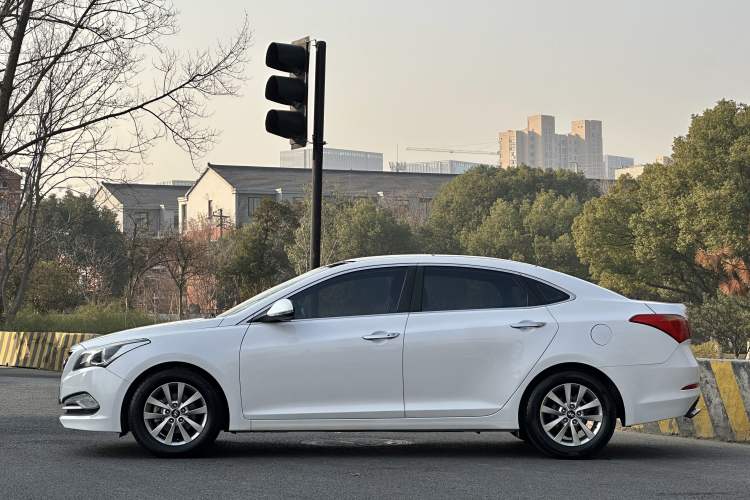 Used Hyundai Mistra 2014 1.8L Automatic Smart GLS
