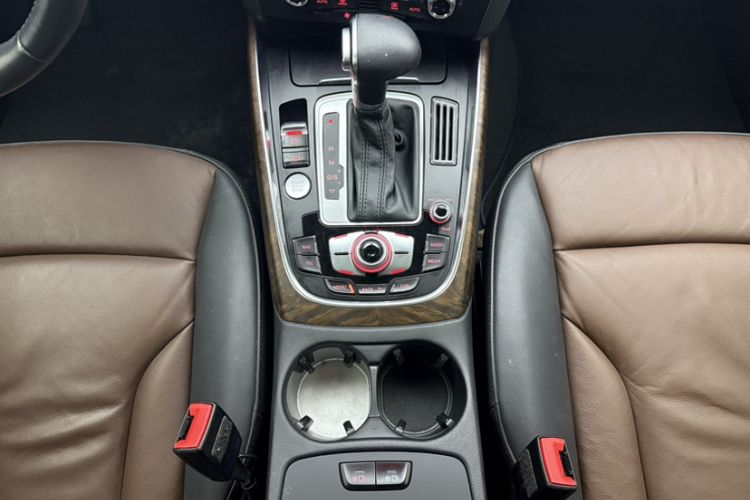 Used Audi Q5 2016 40 TFSI Comfort Model Interior 4