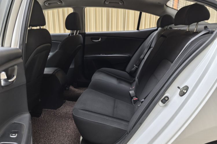 Used Kia K4 2014 1.8L Manual GL
