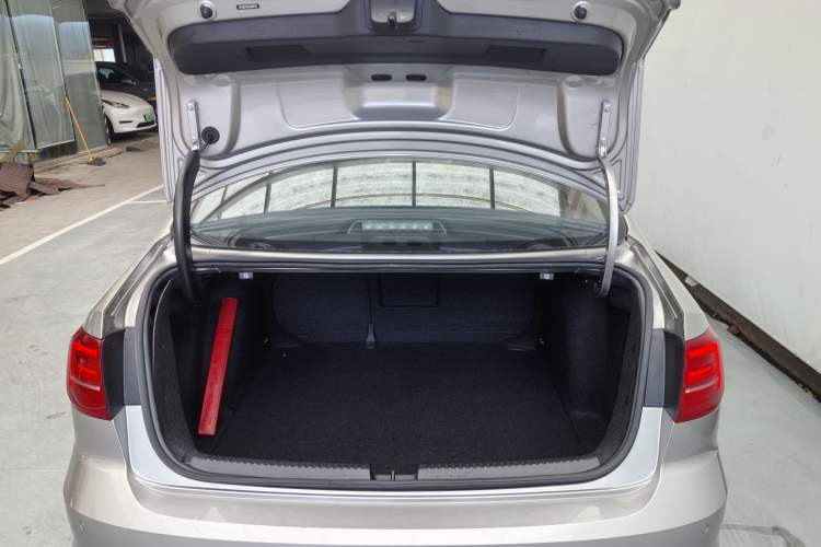 Used Volkswagen Sagitar 2018 1.6L Automatic Comfort Model Exterior 11