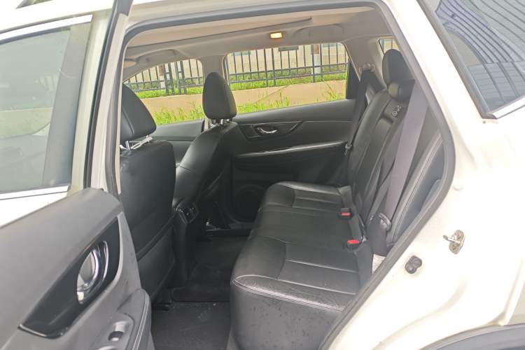 Used Nissan X-Trail 2020 2.5L XL ITS CVT 4WD Deluxe Navigation Edition Interior 3