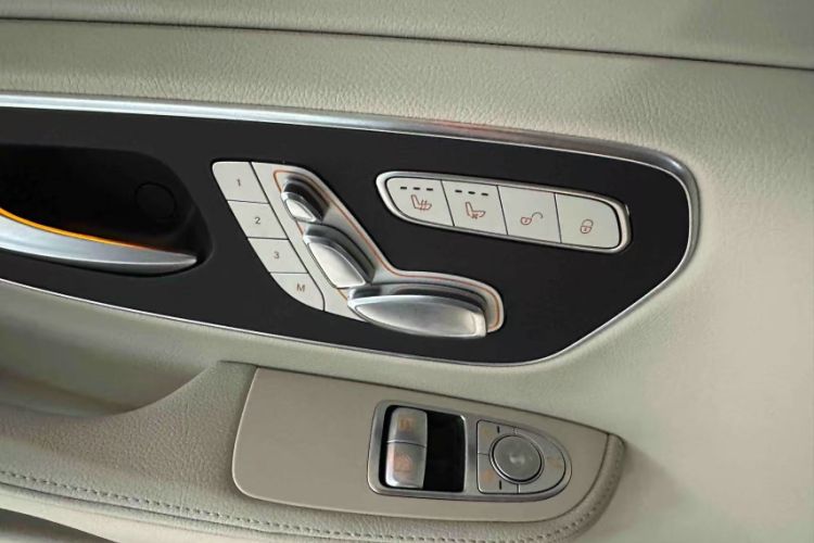 Used Mercedes-Benz V-Class 2016 V 260 Prestige Edition
