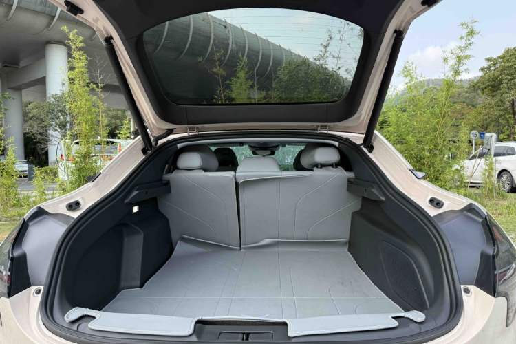 Used XPeng MONA M03 2024 620 with Ultra-Long Range Interior 4