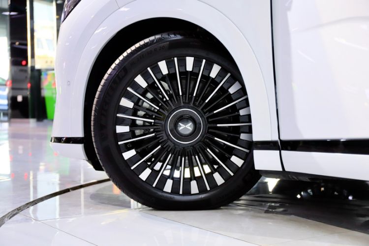 Used XPeng X9 2025 740 Ultra-Long Range Max