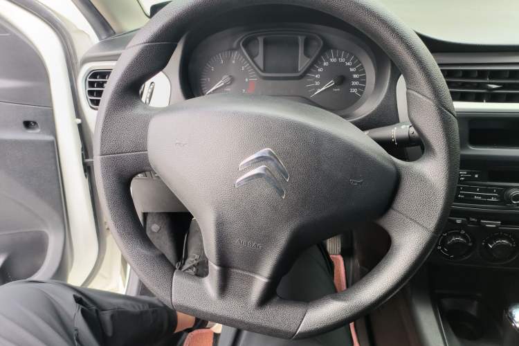 Used Citroen Elysee 2015 Qishang Edition 1.6L Automatic Fashion Model