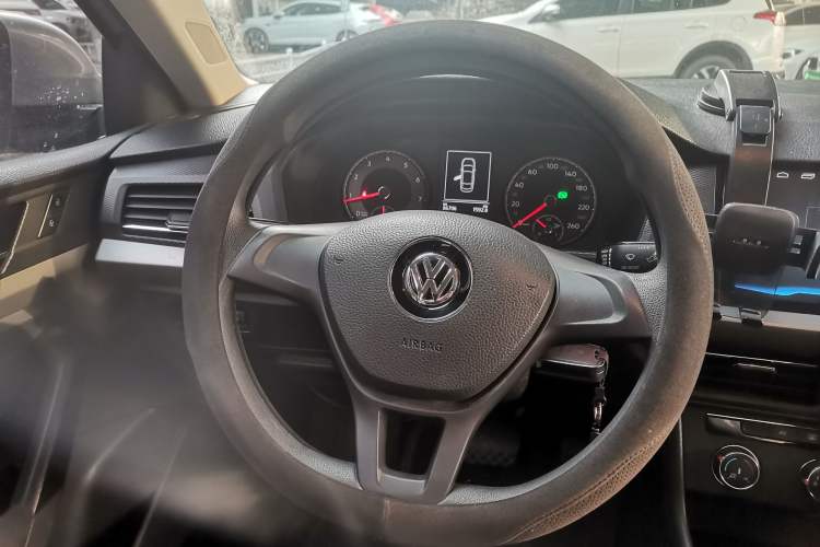 Used Volkswagen Lavida 2019 1.5L Automatic Fashion Edition China VI Steering Wheel