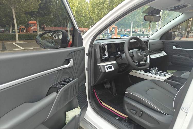 Used Hyundai ix35 2023 Musso 2.0L Deluxe Edition DLX