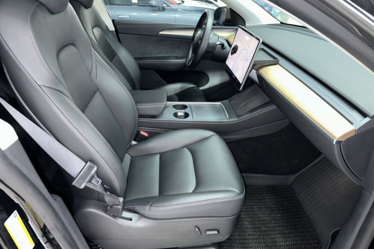 Used Tesla Model Y 2021 Standard Range Rear-Wheel Drive Version