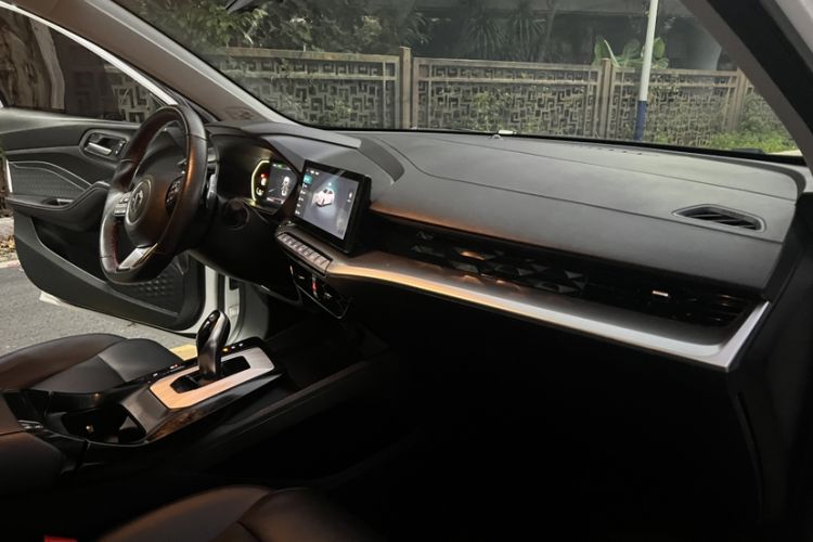 Used MG 5 2021 Revised 300TGI DCT Qingshè Luxurious Enjoyment Edition